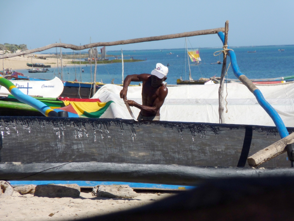 06.JPG - entretien d'un bateau de pêche