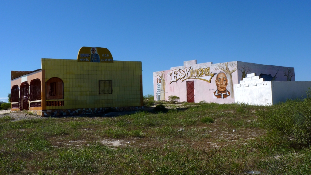 16.JPG - ces maisons sont des tombeaux