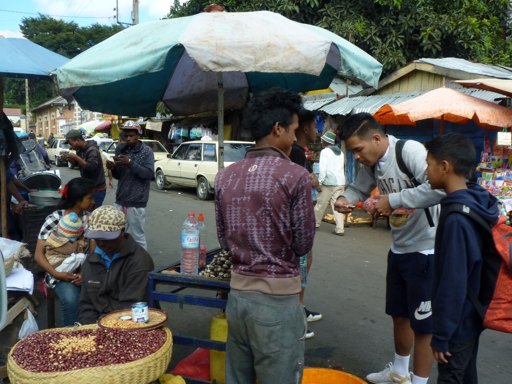 29.JPG - scène de marché