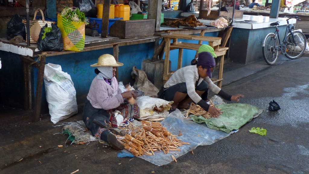 47.JPG - le marché d'ANTSIRABE