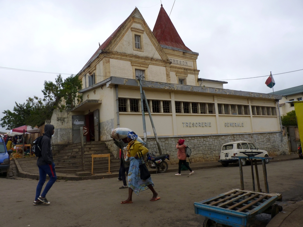 02.JPG - bâtiment officiel