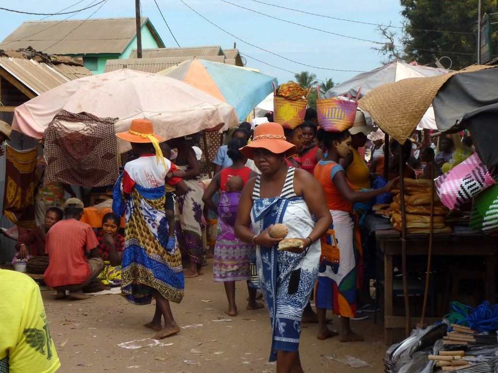 19.JPG - le marché du village