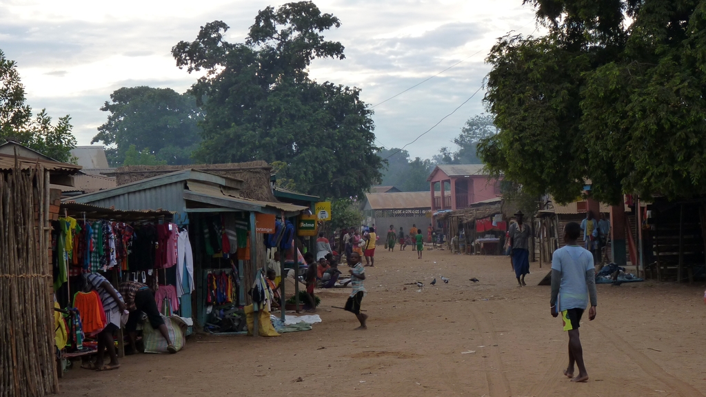 30.JPG - le village de BEKOPAKA, le plus proche des TSINGY