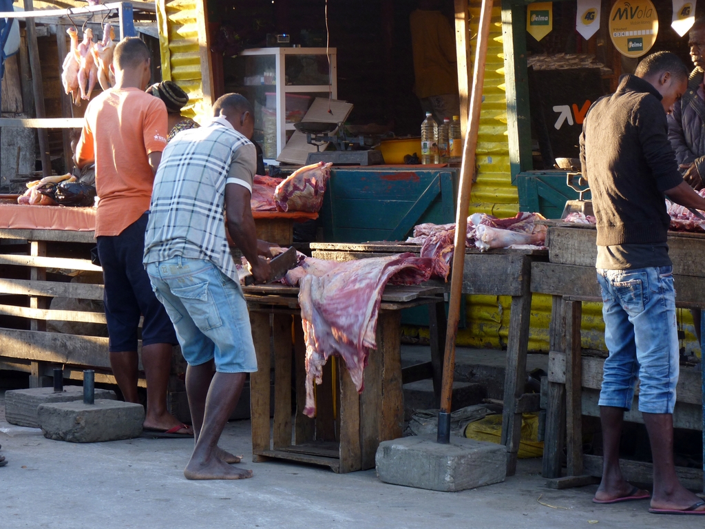 29.JPG - le grand marché de TULEAR