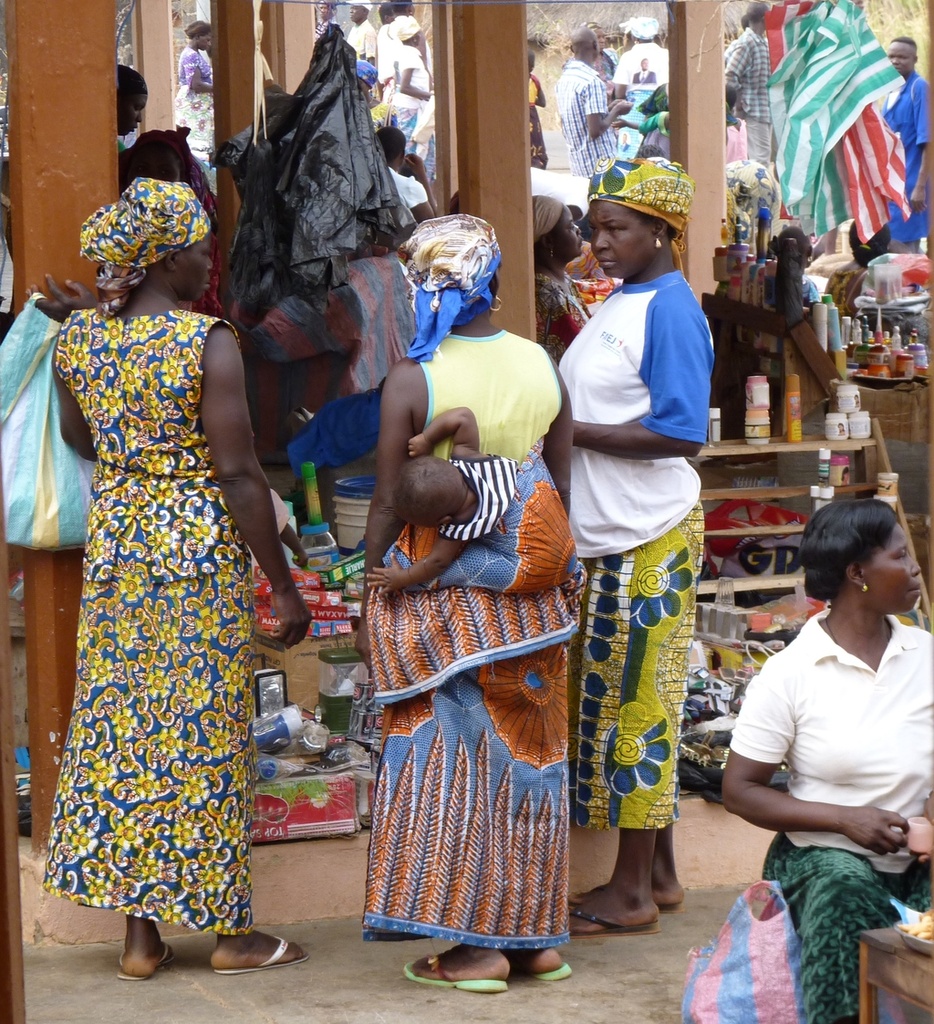 KARA-23.JPG - Scène de marché de PYA