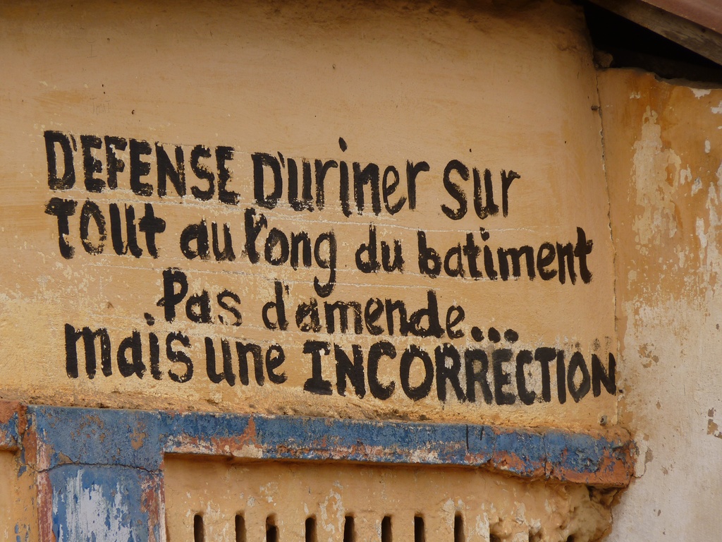 KPALIME-06.JPG - Sur beaucoup de murs (KPALIMÉ)