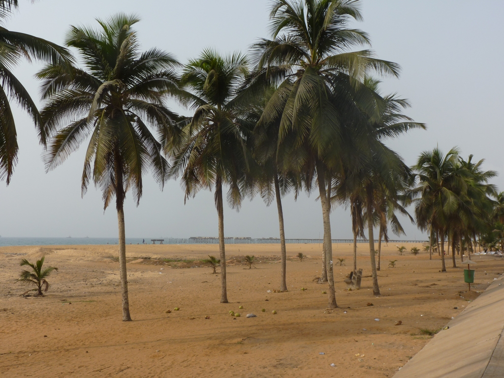 LOME-02.JPG - Le front de mer (LOMÉ)