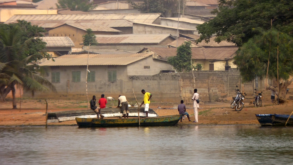 LOME-33.JPG - Les bords de TOGOVILLE