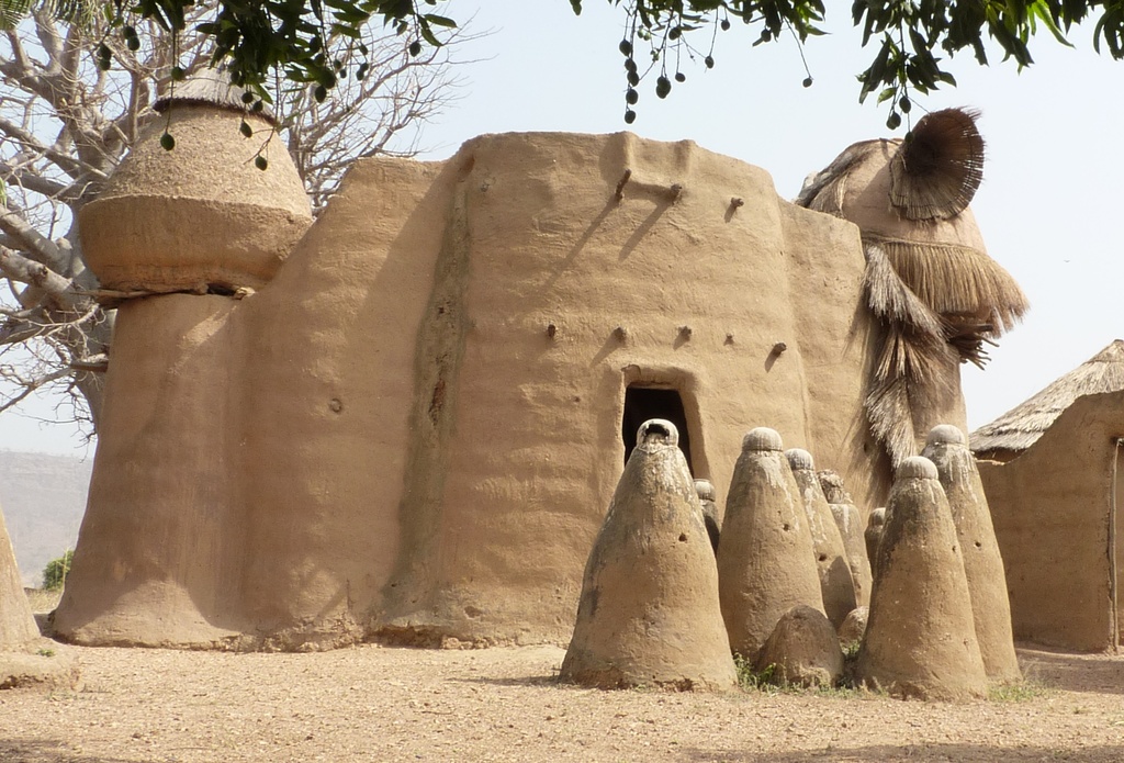 WARANGO-05.JPG - Une TATA (maison traditionnelle)
