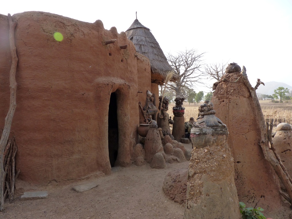 WARANGO-14.JPG - La résidence d’un féticheur
