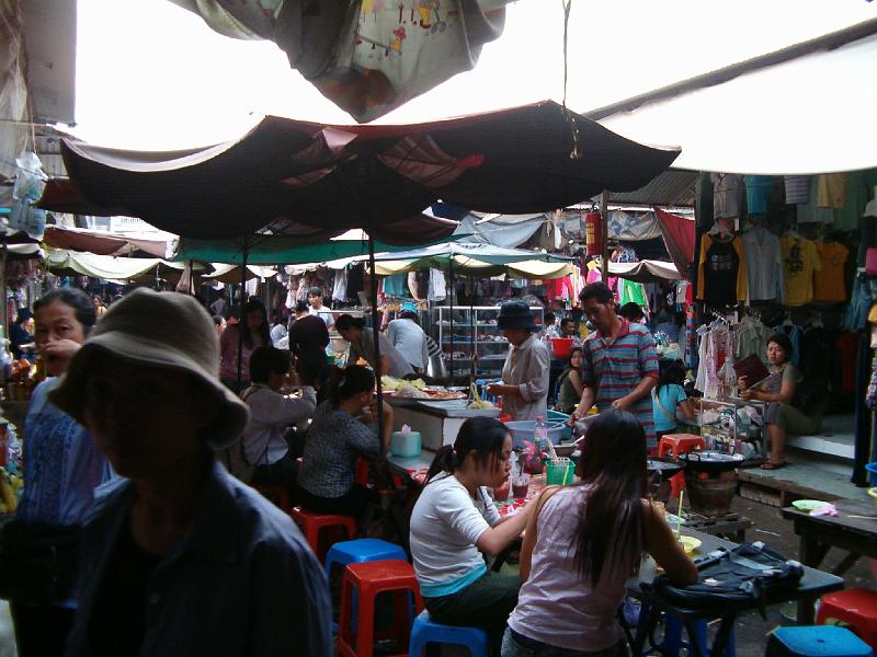 019.JPG - Phnom Penh - à côté du marché russe