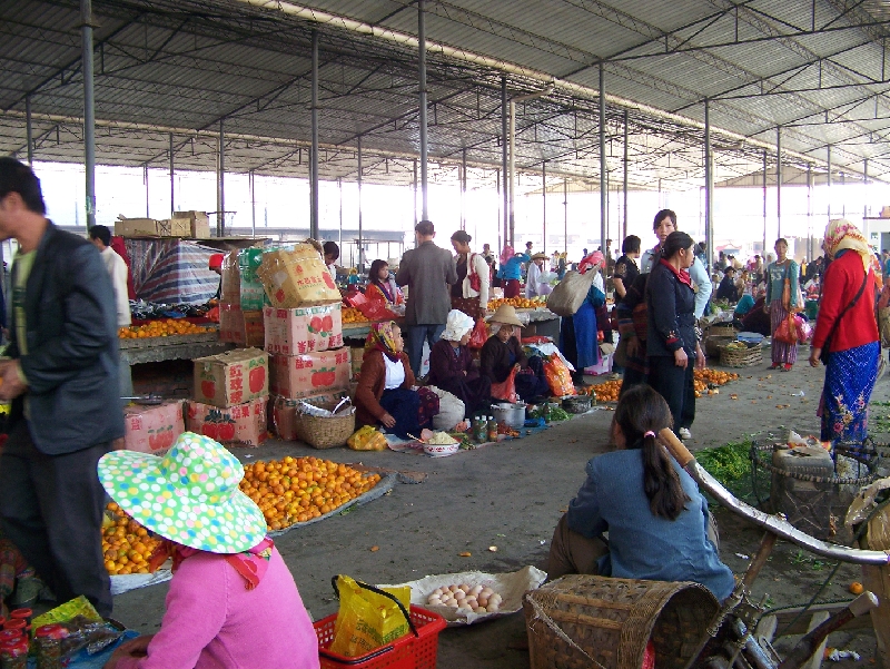 MEM01-611.JPG - le marché de Minghun